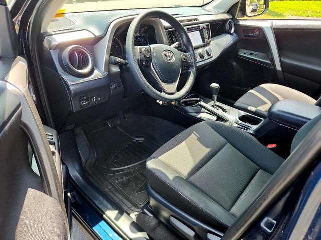 Photo of 2017 Blue Toyota RAV4