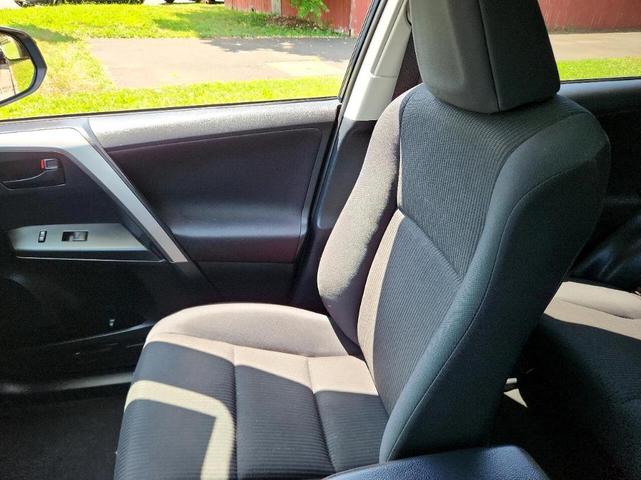 Photo of 2017 Blue Toyota RAV4