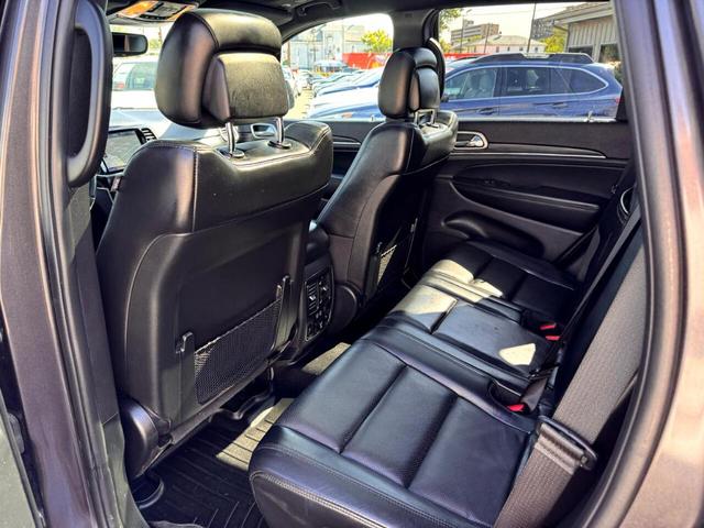 Photo of 2019 Gray Jeep Grand Cherokee