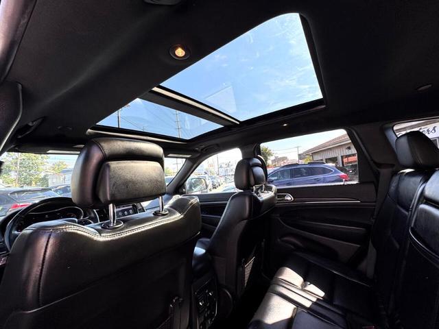 Photo of 2019 Gray Jeep Grand Cherokee