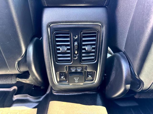 Photo of 2019 Gray Jeep Grand Cherokee