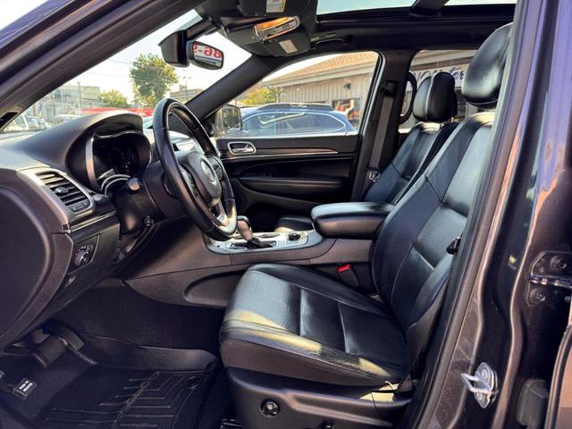 Photo of 2019 Gray Jeep Grand Cherokee