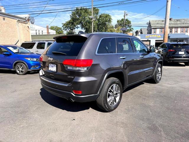 Photo of 2019 Gray Jeep Grand Cherokee