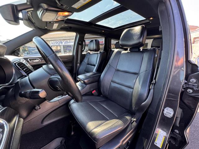 Photo of 2019 Gray Jeep Grand Cherokee