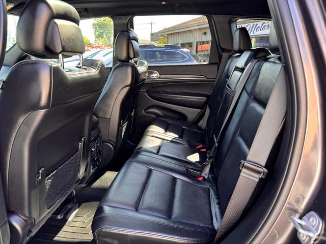 Photo of 2019 Gray Jeep Grand Cherokee