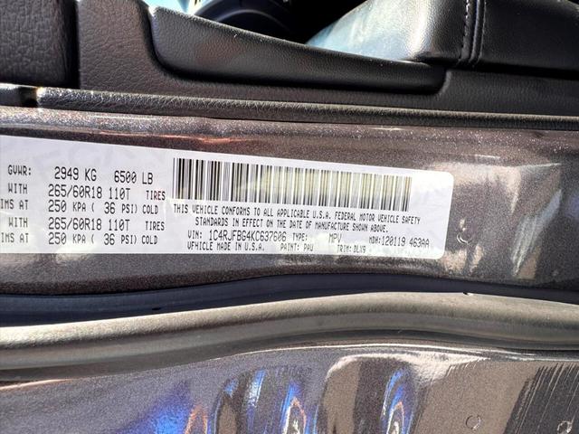 Photo of 2019 Gray Jeep Grand Cherokee
