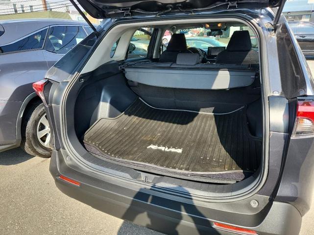 Photo of 2019 Gray Toyota RAV4 Hybrid