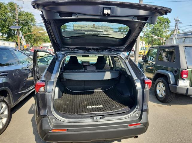 Photo of 2019 Gray Toyota RAV4 Hybrid