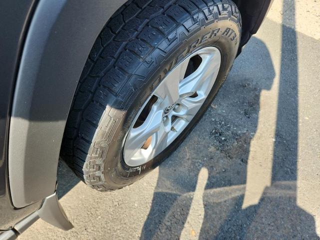 Photo of 2019 Gray Toyota RAV4 Hybrid
