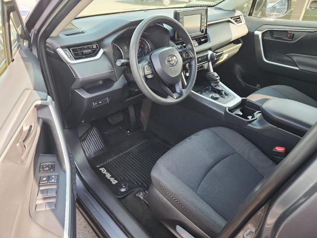 Photo of 2019 Gray Toyota RAV4 Hybrid