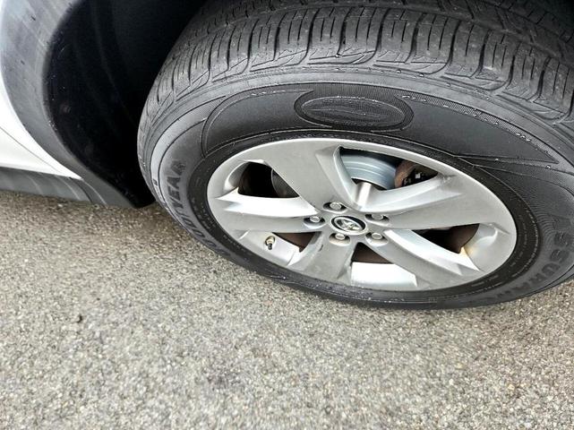 Photo of 2015 White Toyota RAV4