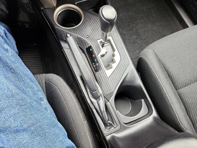 Photo of 2015 White Toyota RAV4