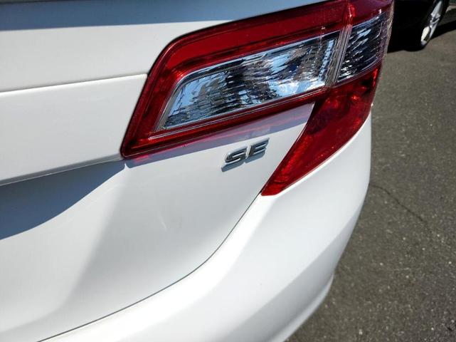 Photo of 2014 White Toyota Camry