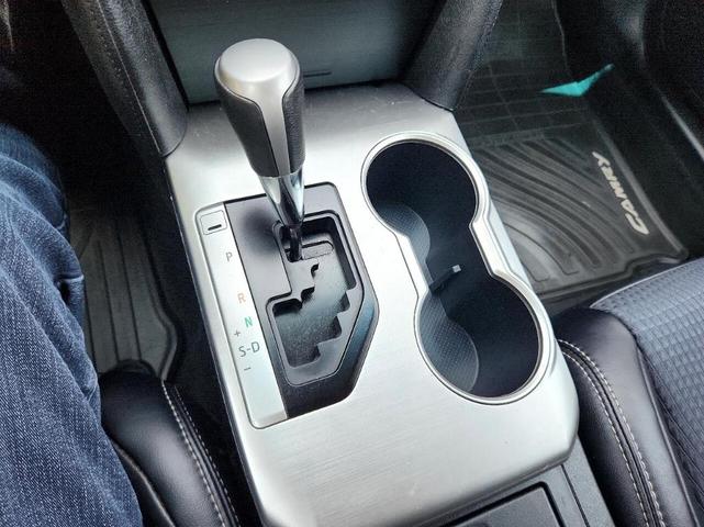 Photo of 2014 White Toyota Camry