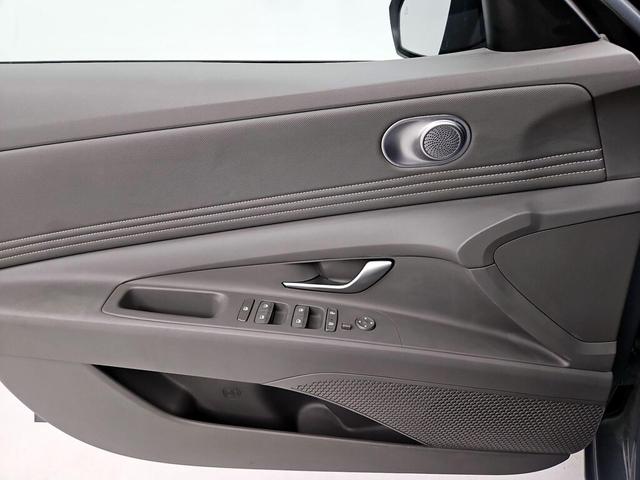 Photo of 2023 Gray Hyundai ELANTRA