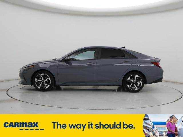 Photo of 2023 Gray Hyundai ELANTRA
