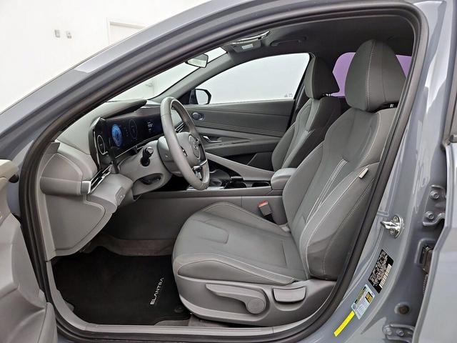 Photo of 2023 Gray Hyundai ELANTRA