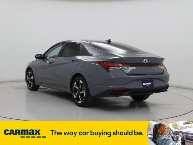 Photo of 2023 Gray Hyundai ELANTRA