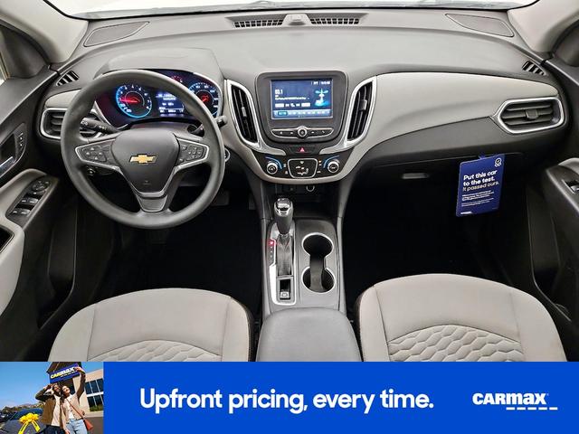 Photo of 2018 White Chevrolet Equinox