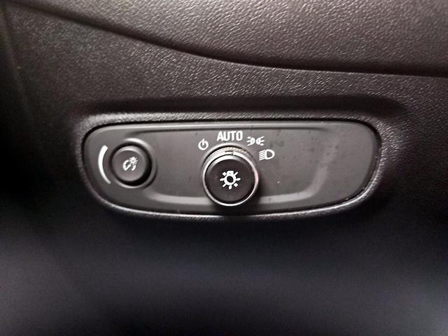 Photo of 2018 White Chevrolet Equinox