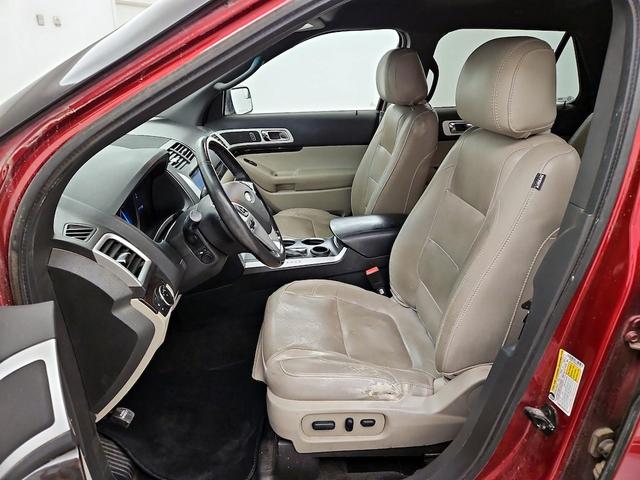 Photo of 2013 Red Ford Explorer