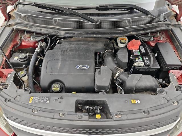 Photo of 2013 Red Ford Explorer