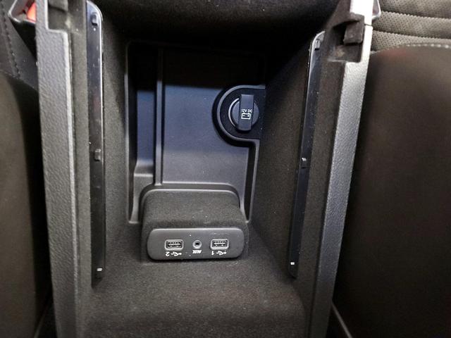 Photo of 2021 White Dodge Charger