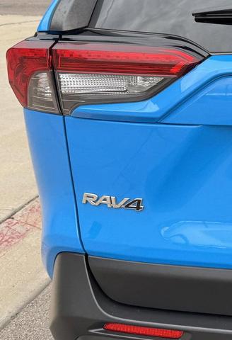 Photo of 2019 Blue Toyota RAV4