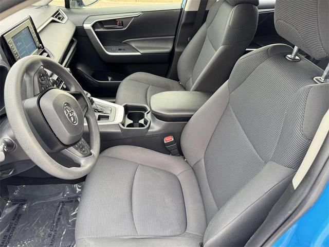 Photo of 2019 Blue Toyota RAV4
