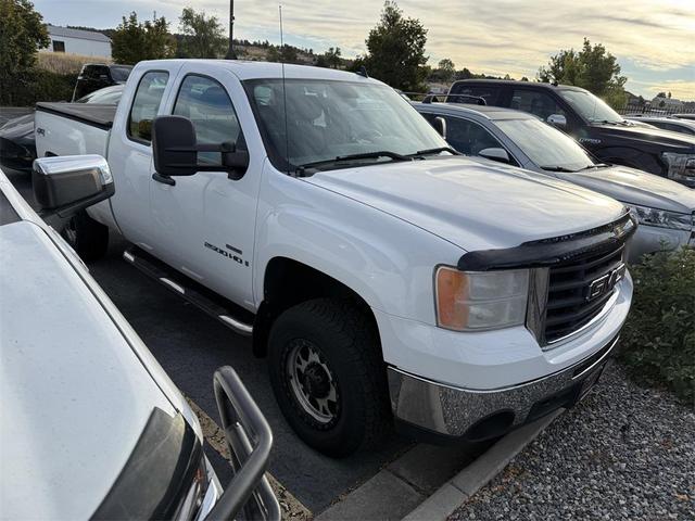 Photo of 2008 White GMC Sierra 2500