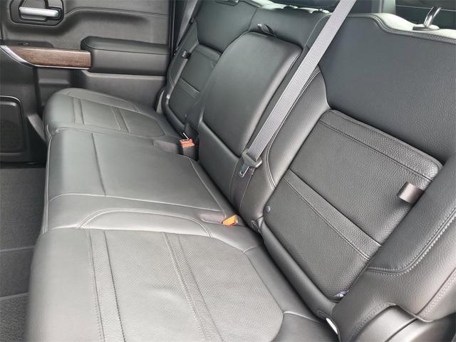 Photo of 2021 White GMC Sierra 1500
