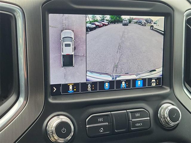 Photo of 2021 White GMC Sierra 1500