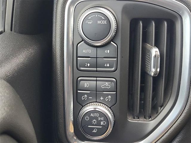 Photo of 2021 White GMC Sierra 1500
