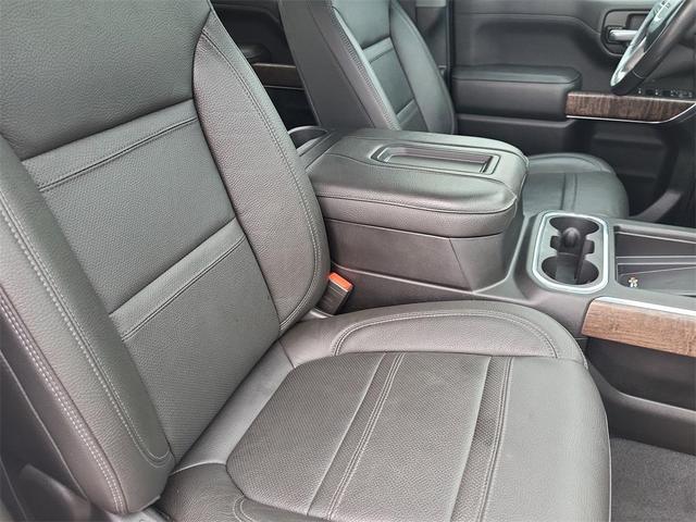 Photo of 2021 White GMC Sierra 1500