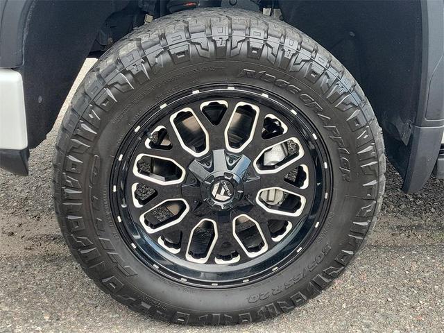 Photo of 2021 White GMC Sierra 1500