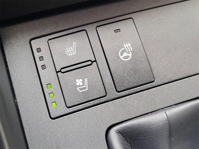 Photo of 2022 Black Lexus IS 350