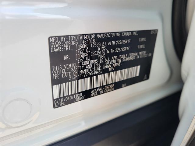 Photo of 2023 White Toyota RAV4