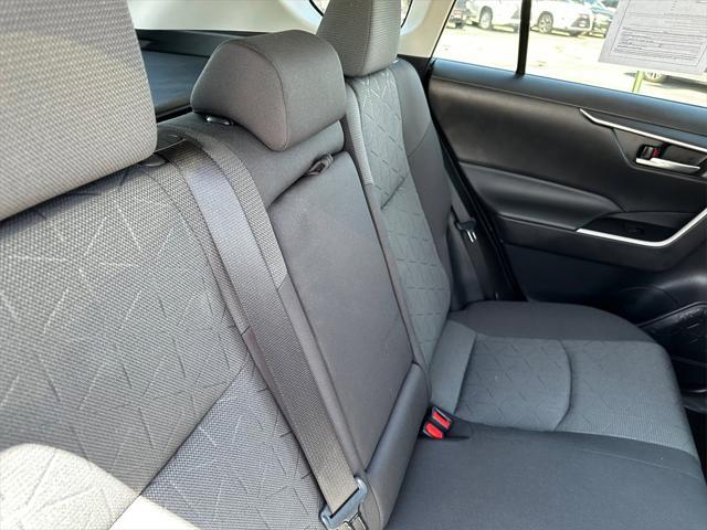 Photo of 2022 White Toyota RAV4 Hybrid