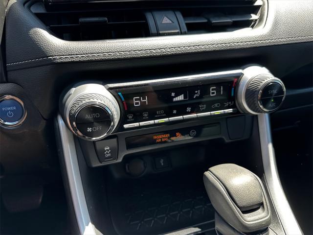 Photo of 2022 White Toyota RAV4 Hybrid