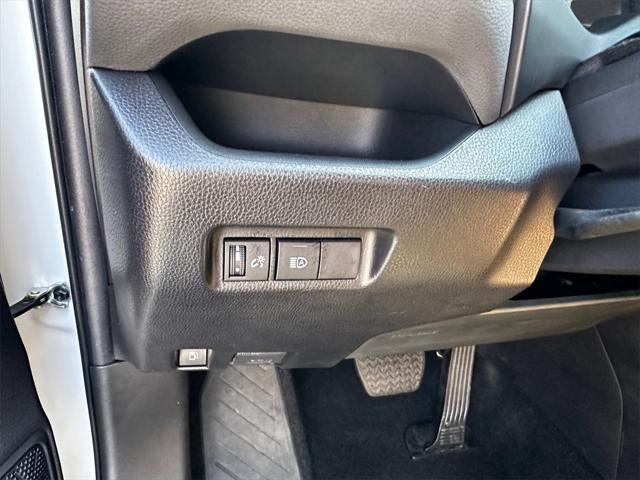 Photo of 2022 White Toyota RAV4 Hybrid