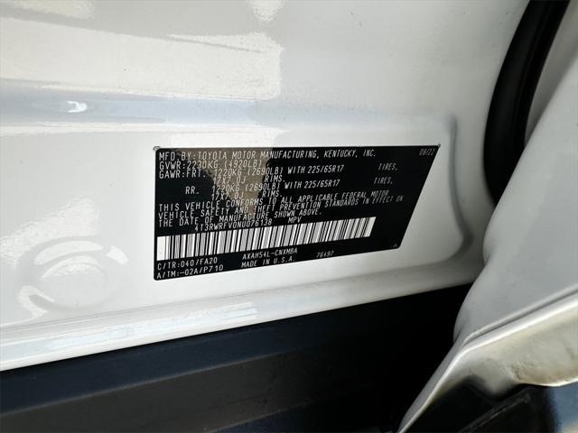 Photo of 2022 White Toyota RAV4 Hybrid