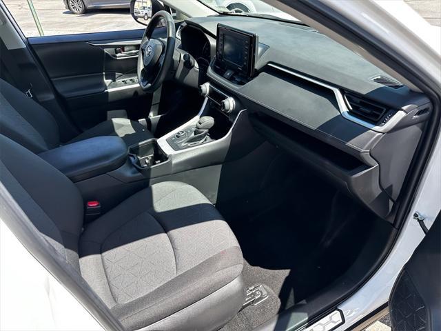 Photo of 2022 White Toyota RAV4 Hybrid