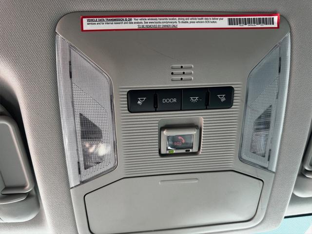 Photo of 2022 White Toyota RAV4 Hybrid