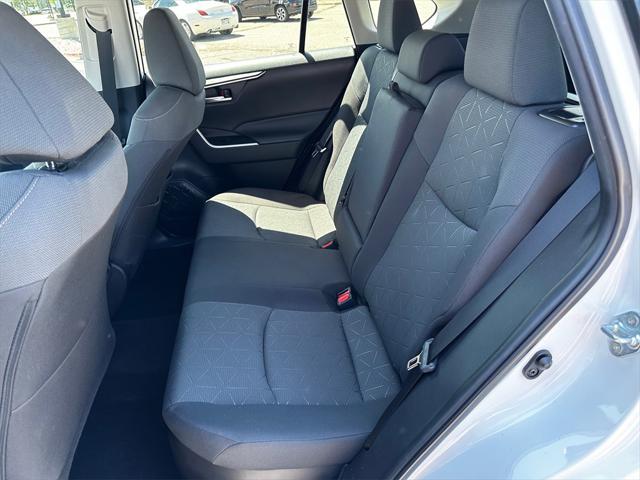Photo of 2022 White Toyota RAV4 Hybrid