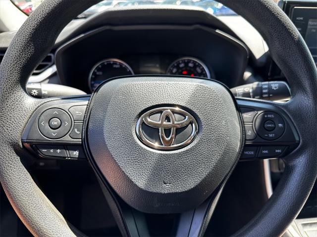 Photo of 2022 White Toyota RAV4 Hybrid