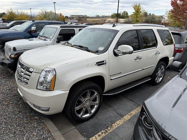 Photo of 2007 White Cadillac Escalade