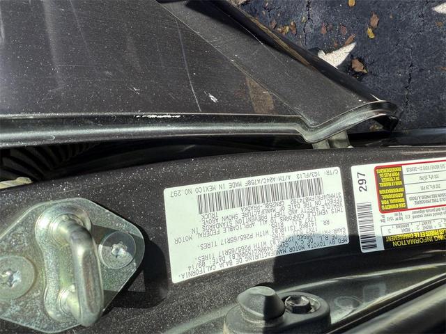 Photo of 2015 Gray Toyota Tacoma
