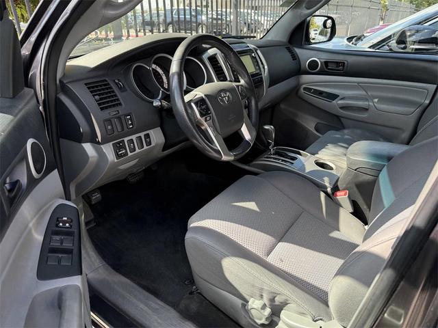 Photo of 2015 Gray Toyota Tacoma