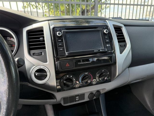 Photo of 2015 Gray Toyota Tacoma