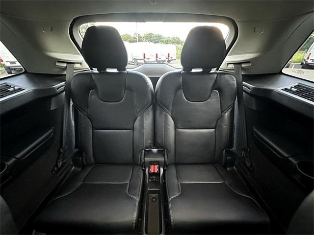 Photo of 2021 Crystal White Metallic Volvo XC90